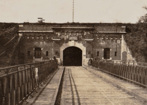 Ingang van het Fort van Zwijdrecht, één van de ateliers van het AFM