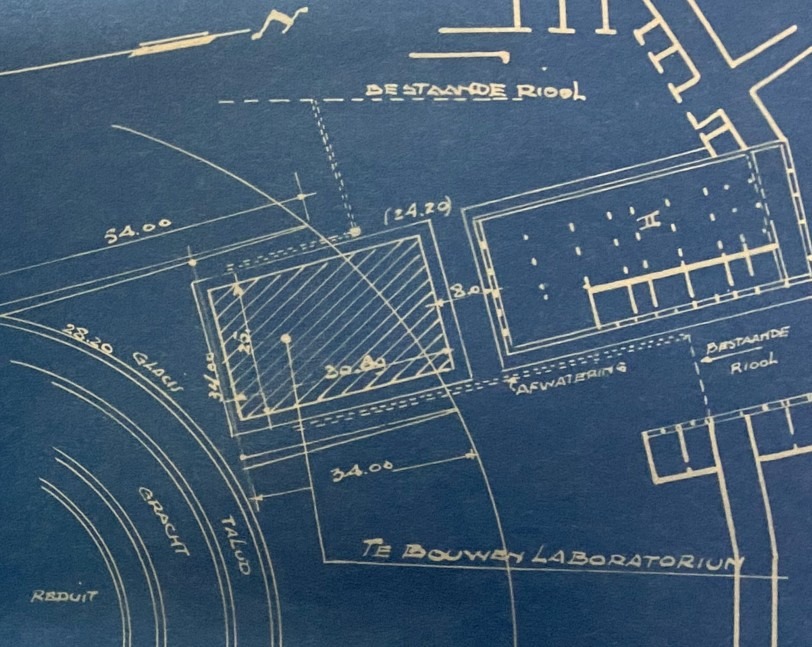 Liggingsplan voor het in 1939 geplande laboratorium in het Fort van Steendorp. Dit gebouw moest het labo van Vilvoorde binnen het fort brengen maar werd niet gerealiseerd.