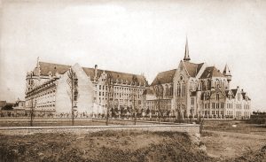 Gebouwen van het Pensionaat te Passy-Froyennes waar een HMC zich had geïnstalleerd.